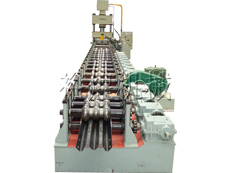 護(hù)欄板設(shè)備 護(hù)欄板設(shè)備